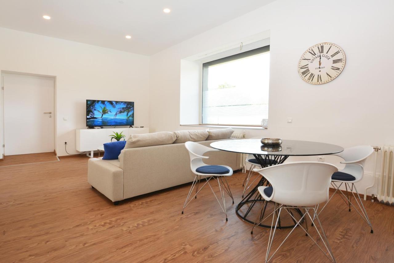 Alpenblick - Modernes Und Grosszuegiges Apartment Φίλλαχ Εξωτερικό φωτογραφία
