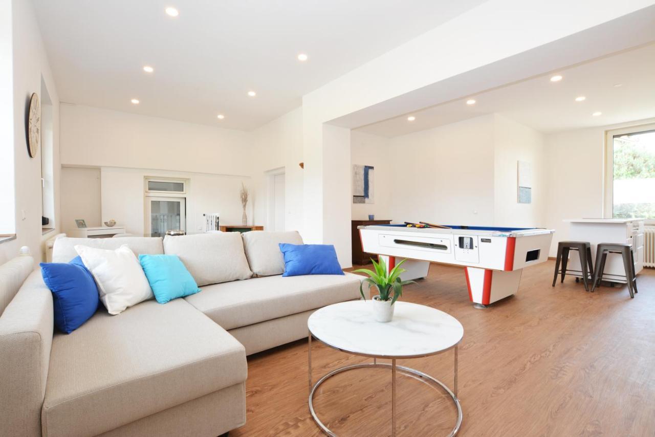 Alpenblick - Modernes Und Grosszuegiges Apartment Φίλλαχ Εξωτερικό φωτογραφία
