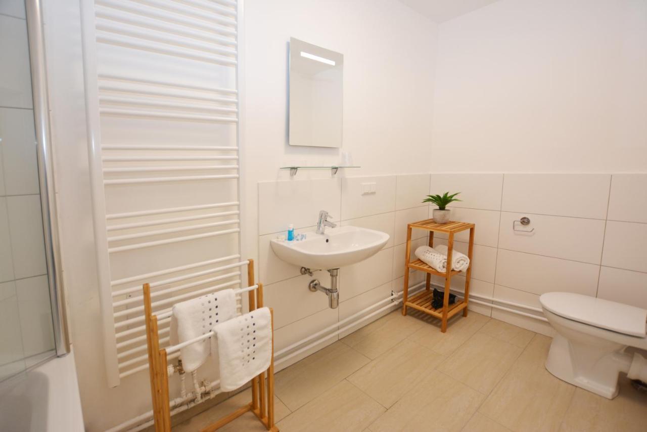 Alpenblick - Modernes Und Grosszuegiges Apartment Φίλλαχ Εξωτερικό φωτογραφία