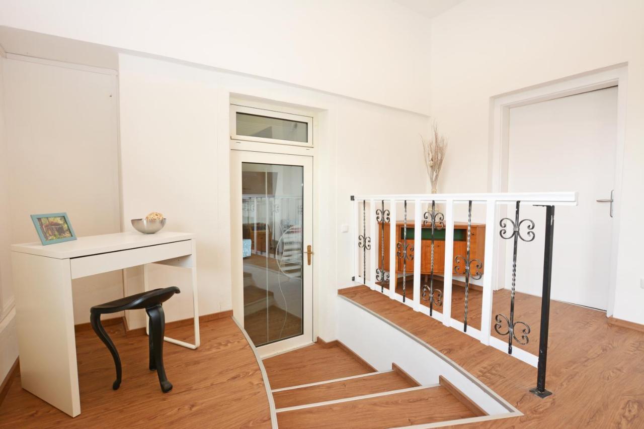 Alpenblick - Modernes Und Grosszuegiges Apartment Φίλλαχ Εξωτερικό φωτογραφία